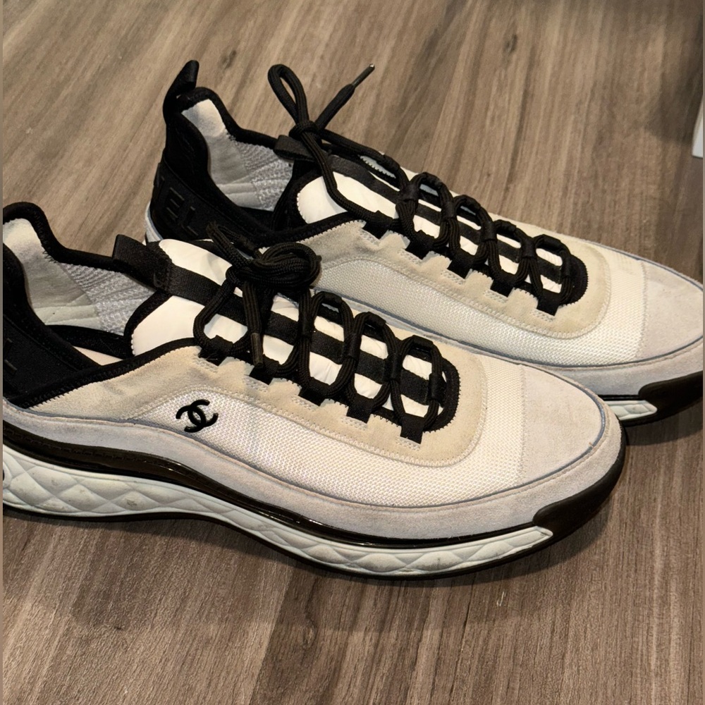 CHANEL Suede Trainer White Black